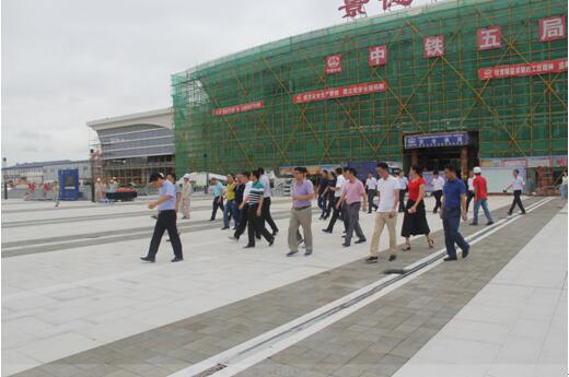 喜迎十九大，身邊看變化——我市干部賢內(nèi)助、鄉(xiāng)鎮(zhèn)街道負(fù)責(zé)人參觀高鐵商務(wù)區(qū)