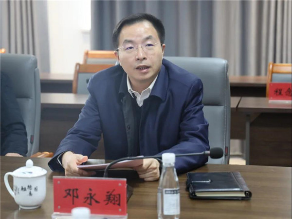 市委常委、常務(wù)副市長(zhǎng)鄧永翔現(xiàn)場(chǎng)調(diào)研城投集團(tuán)產(chǎn)業(yè)項(xiàng)目