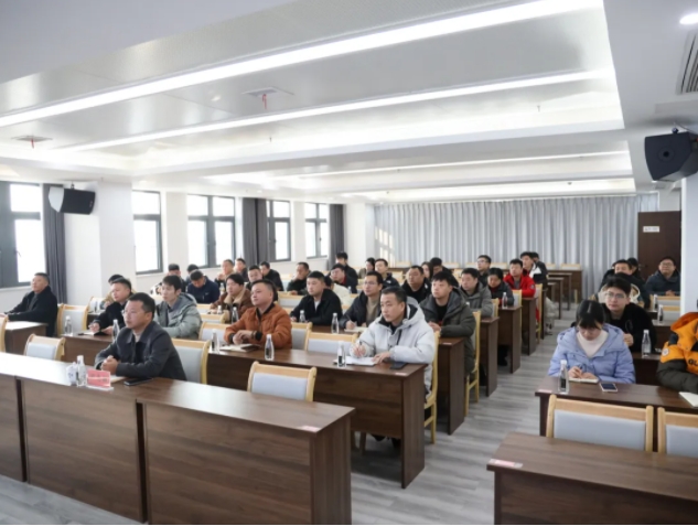 市城投集團開展“農(nóng)民工工資支付制度標(biāo)準(zhǔn)化操作”專題培訓(xùn)會
